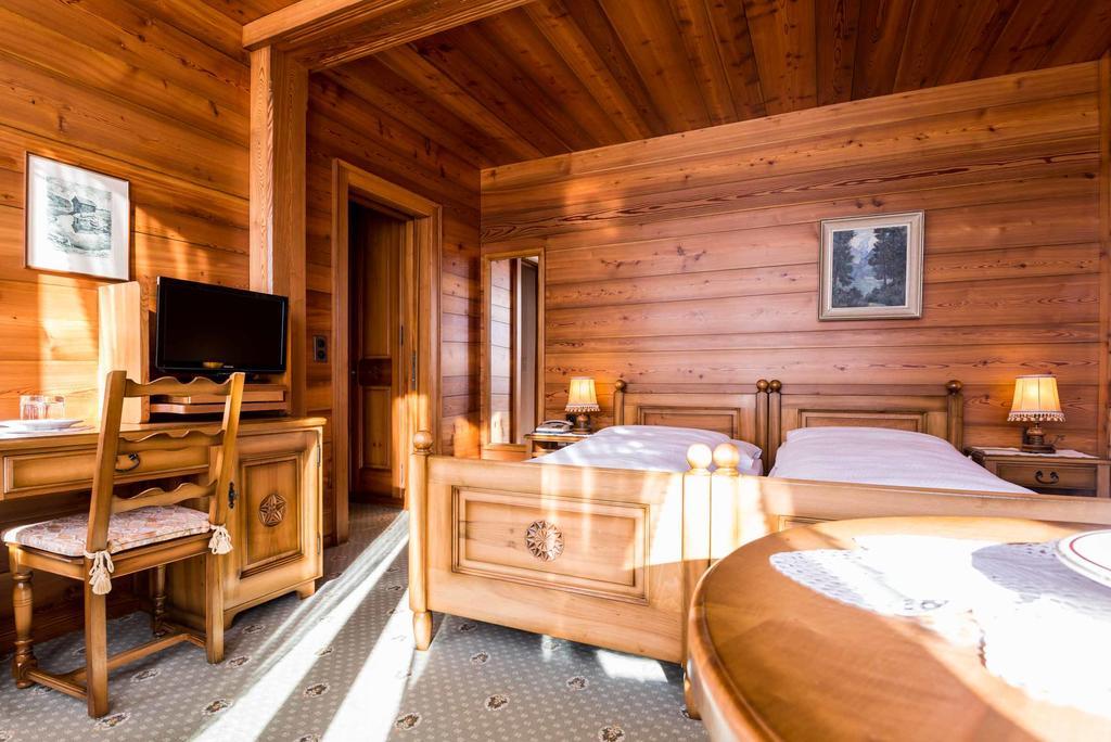 Swiss Chalet-Style Hotel Walliser Spycher Riederalp Exterior photo